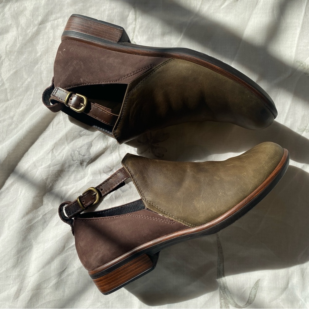 Naot Kamsin Two Toned Slip On Ankle Booties‎ green and brown leather ankle strap - Picture 5 of 10